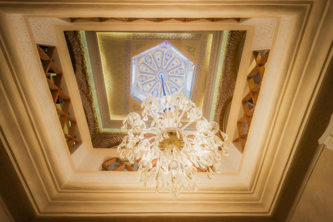 Riad Palais Des Princesses & Spa Marrakesh Exterior foto The ceiling of the hotel