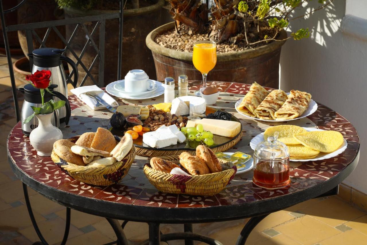 Riad Palais Des Princesses & Spa Marrakesh Exterior foto Israeli breakfast