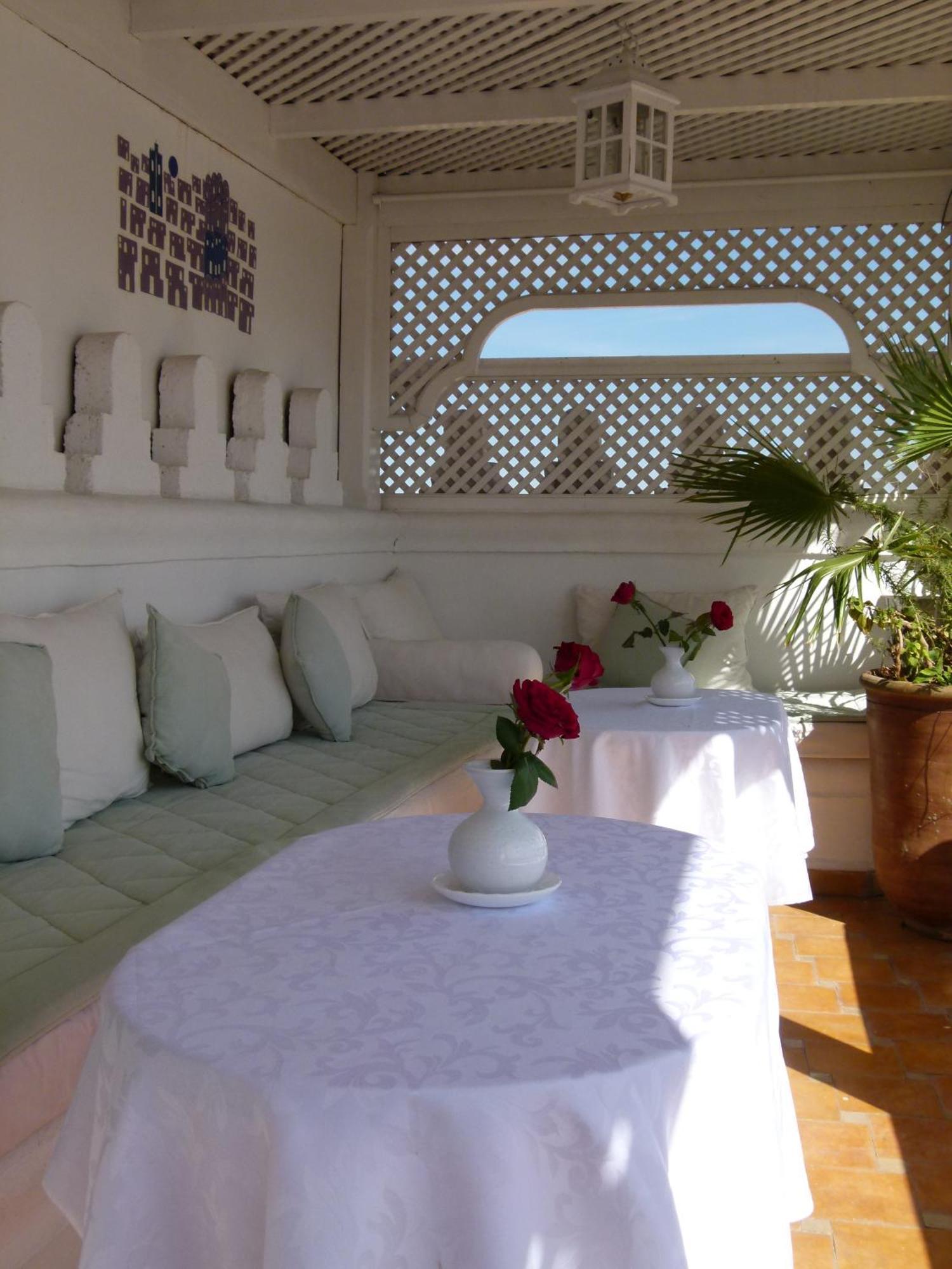 Riad Palais Des Princesses & Spa Marrakesh Exterior foto A Moroccan salon